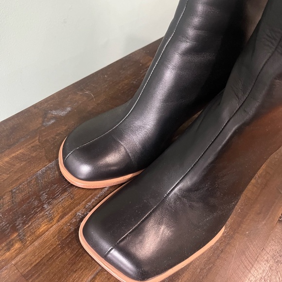 Jacquemus Black round square toe Heeled Boots Sleek Design new. Size 41 - Picture 5 of 8